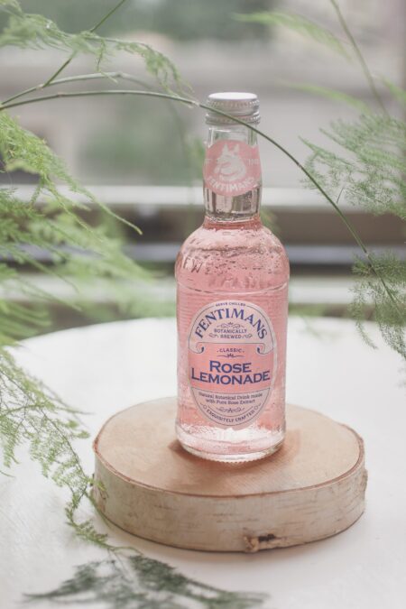 当然要拍照记录呀，我又不是每天聚